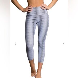 Onzie Hot Yoga Mid Length Leggings